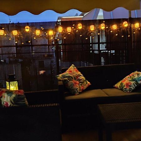 Central Apartment Near The Beach With Huge Private Terrace Loutráki Esterno foto