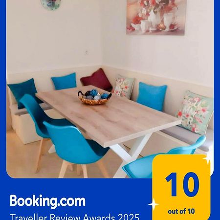 Central Apartment Near The Beach With Huge Private Terrace Loutráki Esterno foto