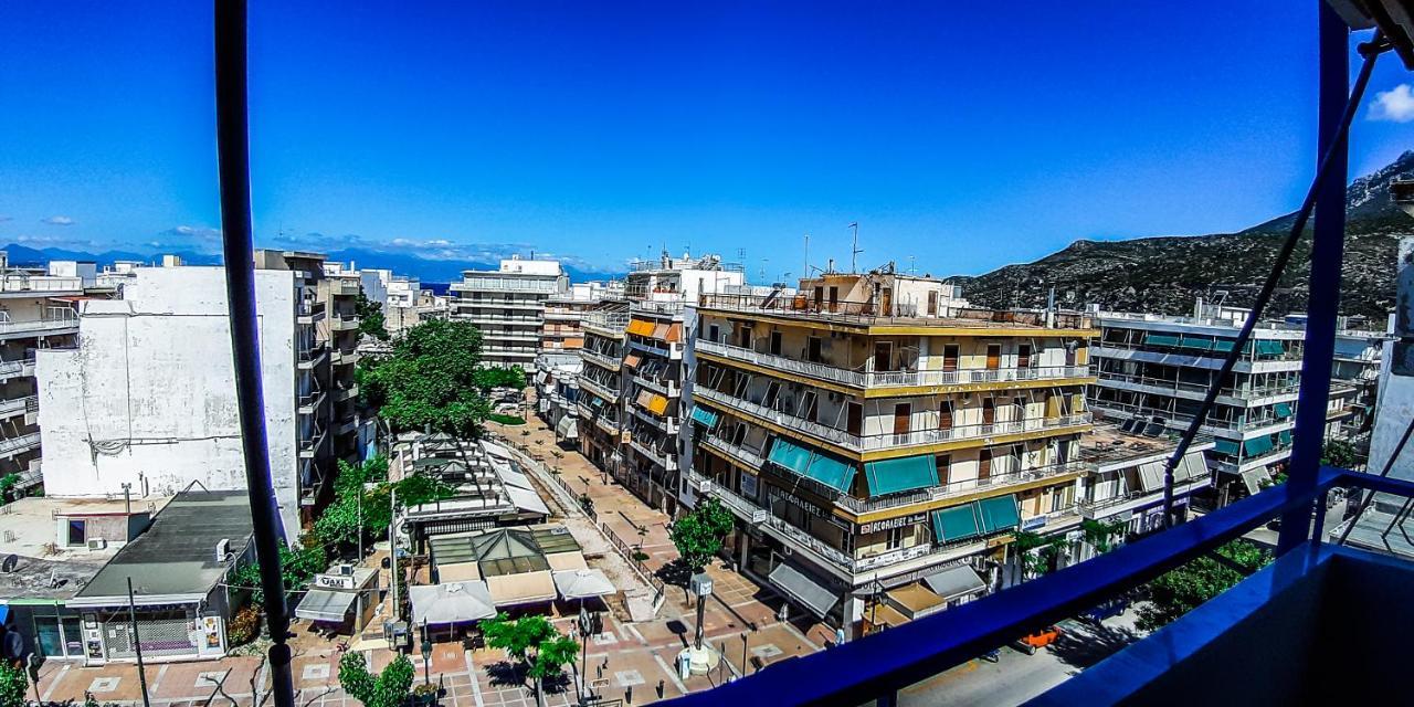 Central Apartment Near The Beach With Huge Private Terrace Loutráki Esterno foto