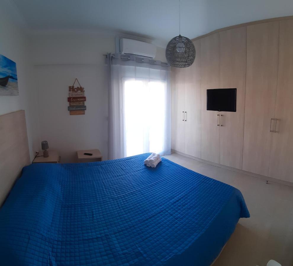 Central Apartment Near The Beach With Huge Private Terrace Loutráki Esterno foto