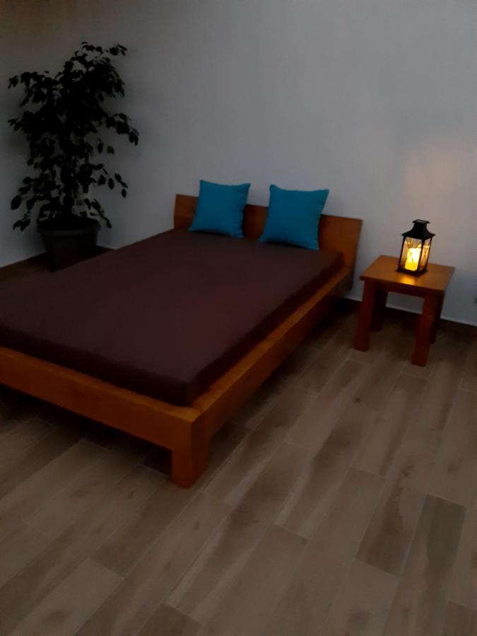 Central Apartment Near The Beach With Huge Private Terrace Loutráki Esterno foto