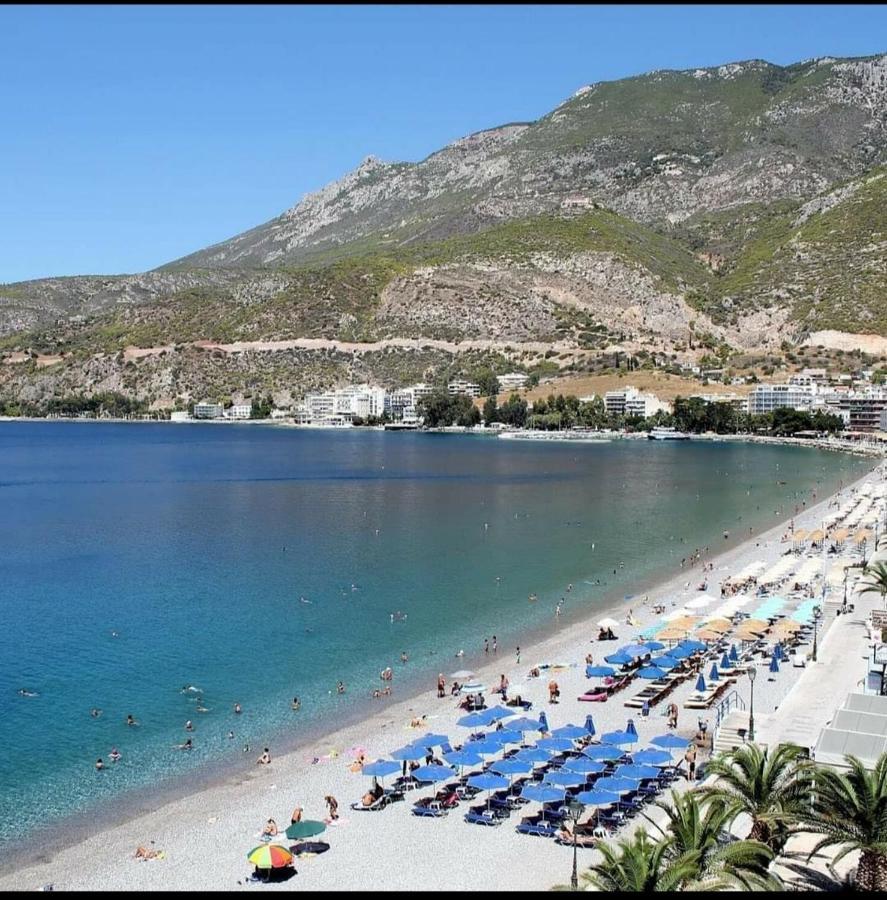 Central Apartment Near The Beach With Huge Private Terrace Loutráki Esterno foto