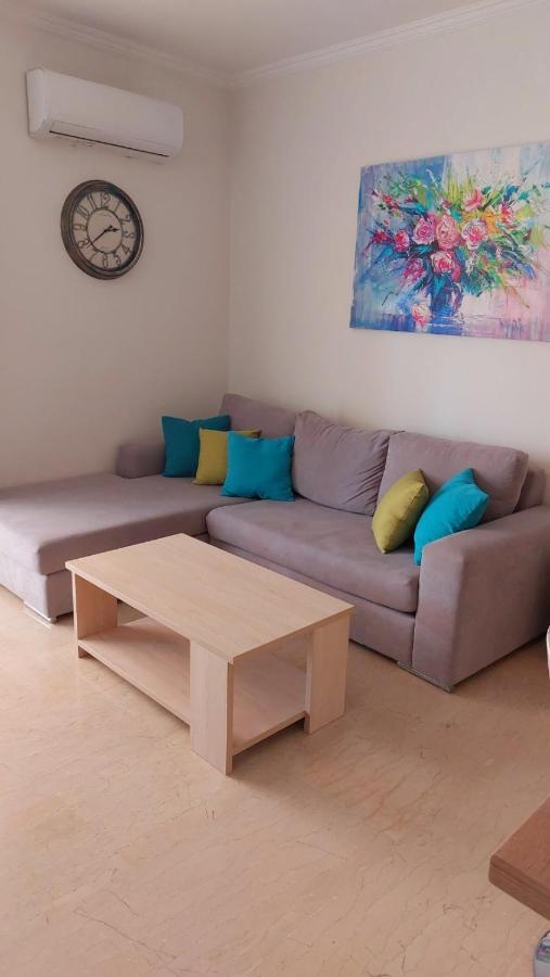 Central Apartment Near The Beach With Huge Private Terrace Loutráki Esterno foto
